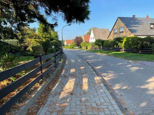 ruhige Wohnstraße mit Großstadtanbindung