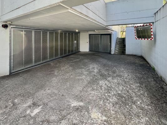 Garageneinfahrt/Fahrradraum
