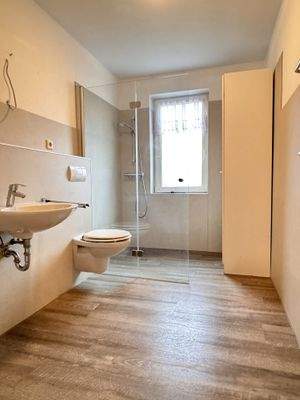 Bad mit Walk-In Dusche