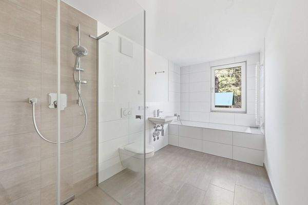 beispielhaftes Badezimmer