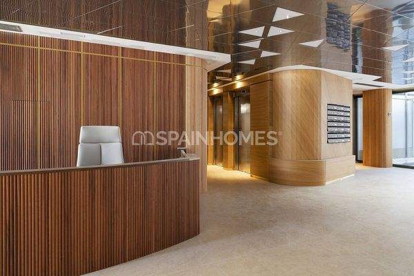 Elegant Apartments with Rooftop Pool in Barcelona