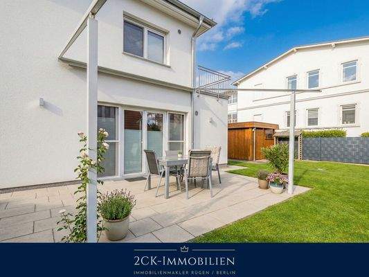 mit Terrasse