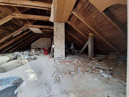 unausgebautes Dachgeschoss