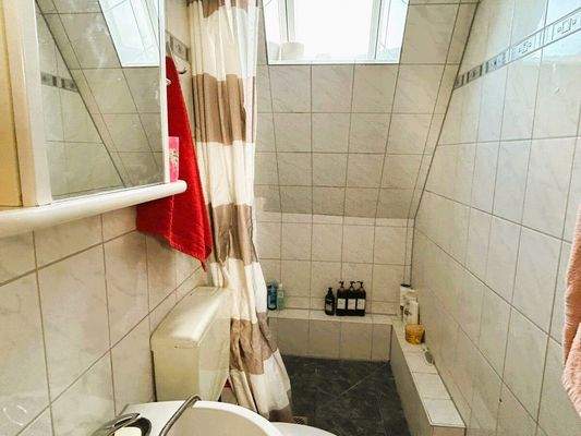 Badezimmer im Dachgeschoss