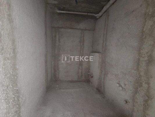 Apartment with Balcony and Elevator Building in Karşıyaka İzmir