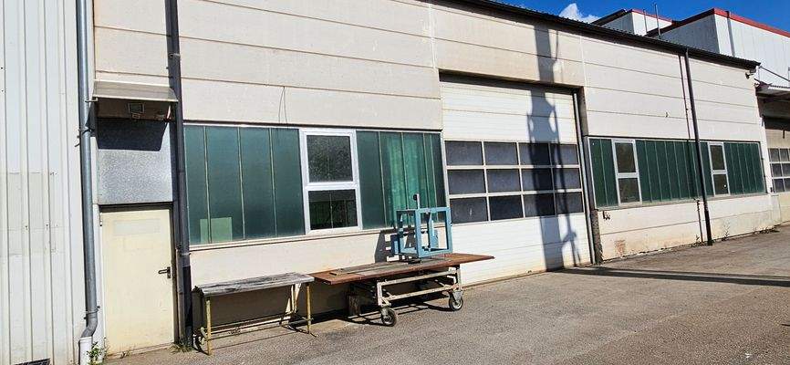 11. Halle außen, Neckarseite 2.jpg