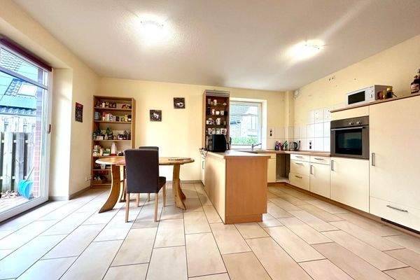 offene Küche mit Essbereich