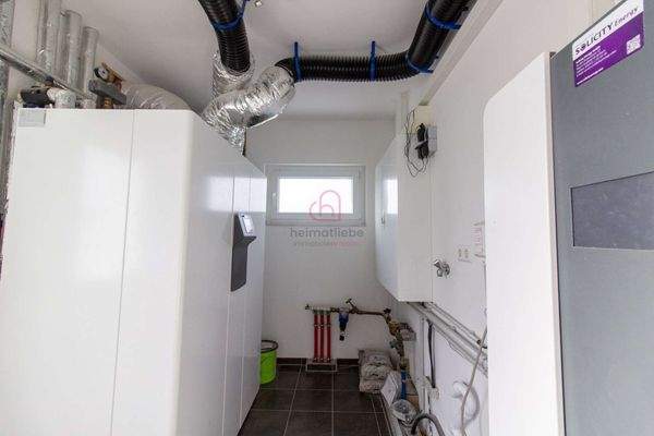 Haustechnikraum im EG mit Batterie