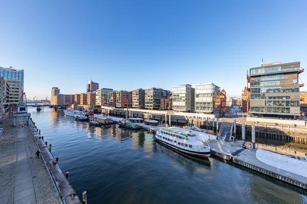 Balkon mit Blick in den Traditionsschiffhafen