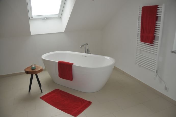 LuxuriÃ¶se 3- Zimmer DG Wohnung in KÃ¼nzell-Bachrain mit sonnigem SÃ¼d-Ost-Balkon !