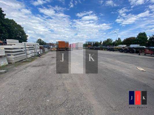 Befestigte Freifläche 3