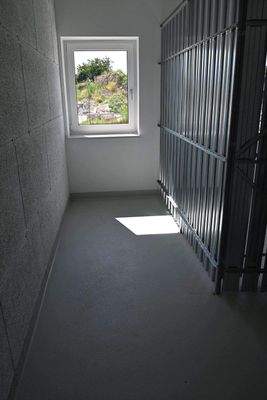 Teublitz HAUS A 23 Aufzug und Keller (1).JPG