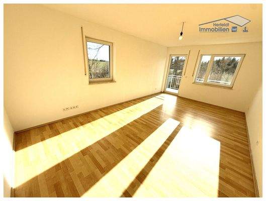 Lichtdurchflutetes Elternschlafzimmer im OG