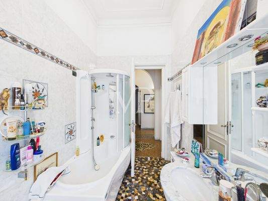 Bagno principale con jacuzzi