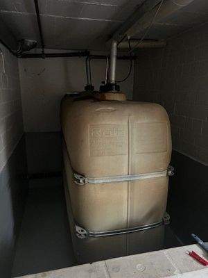 Öltank mit Auffangwanne KG