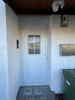 Interessiert? Dann senden Sie mir bitte Ihre kompletten Kontaktdaten sowie eine Finanzierungsbestätigung zu.
Sie können vorab auch Grundrisse und die Anschrift erhalten.