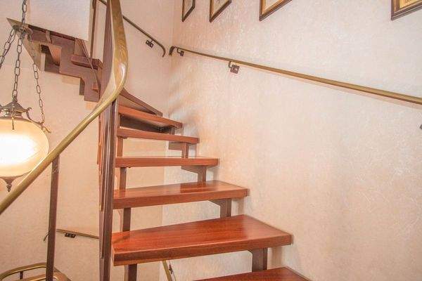 Der Treppenaufgang in das OG