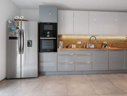 Küche mit Einbauküche