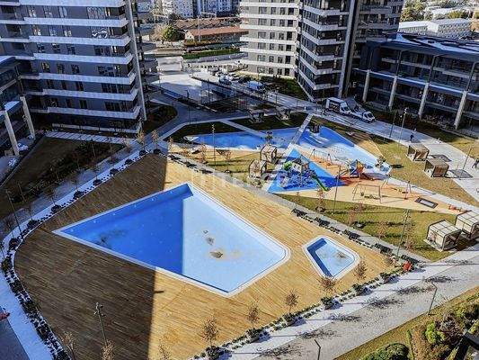 Sea-View Flats Near the Sea in a Complex in İzmir Konak