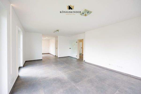 ...das große Ess-und Wohnzimmer mit Blick...