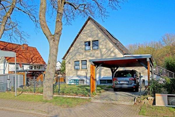 Haus mit Carport