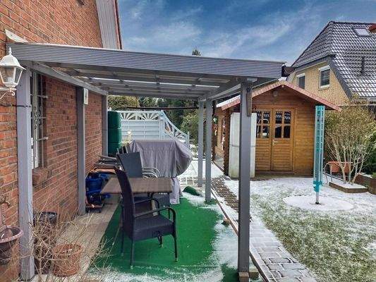 Terrasse mit Überdachung