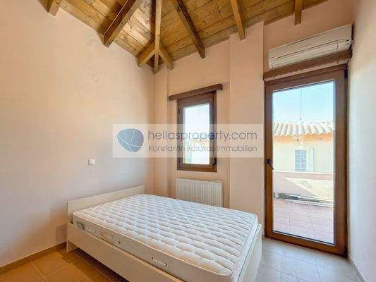 b856e22bc7ae4bd7a742fb41006c93b3-original