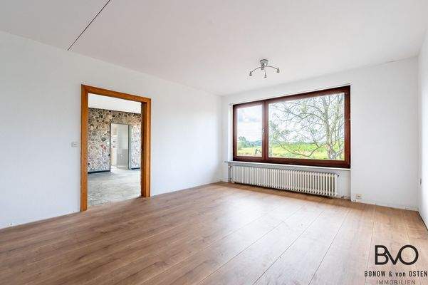 Wohnzimmer mit Gartenblick