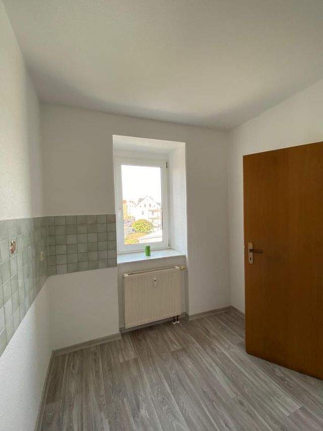 Schöne helle 2 Raum Wohnung nach Renovierung Zwickau Planitz Nähe Markt zu vermieten - Photo 2