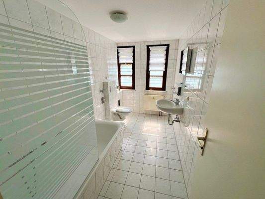 Bad mit Fenster