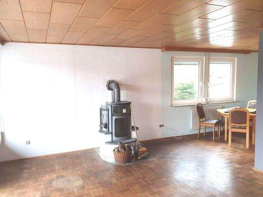 Wohnzimmer mit Kaminofen.jpg