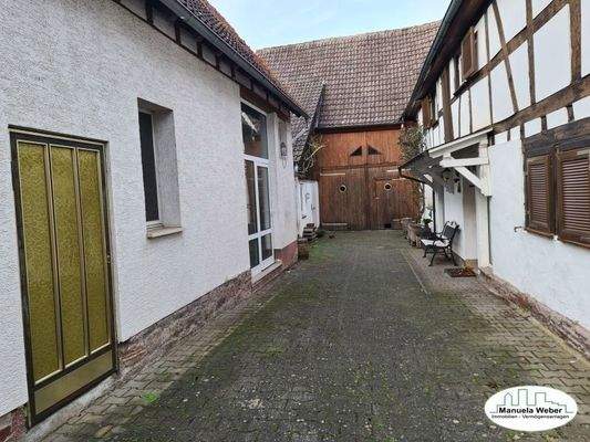 Blick in den Hof.jpg