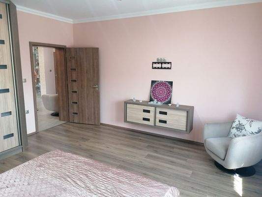  großer (22 m2) Schlafzimmer