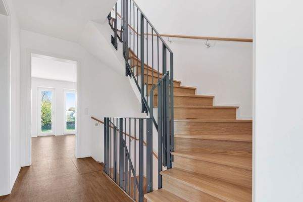 Treppenaufgang 1. OG.jpg