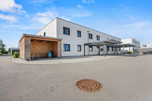 Nordansicht / Parken