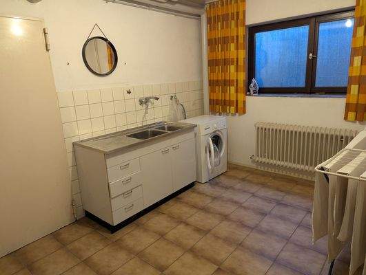 Keller Waschküche und Hauswirtschaftsraum.jpg