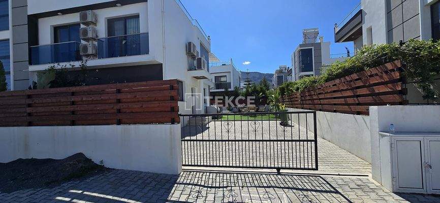 Detached Villa in a Complex Close to Beach and City Center in Girne