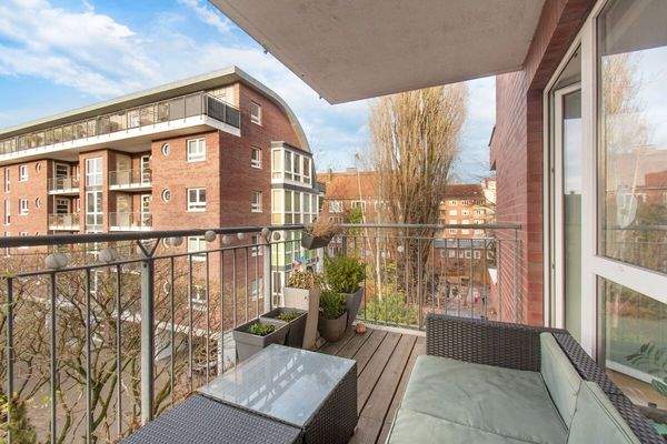 Rückwärtiger Balkon mit Südwest Ausrichtung