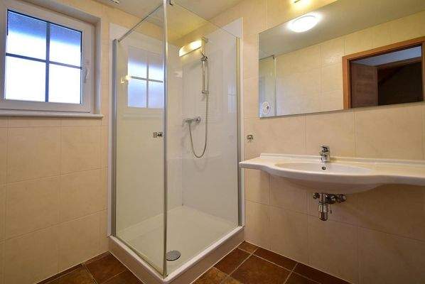 Freistehendes 4-Personen-Ferienhaus mit neuer Küche und 2 Bädern im Ferienresort Cochem005