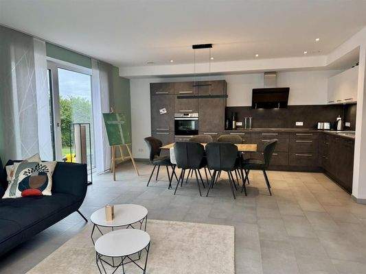 Wohn-Essbereich mit offener Küche