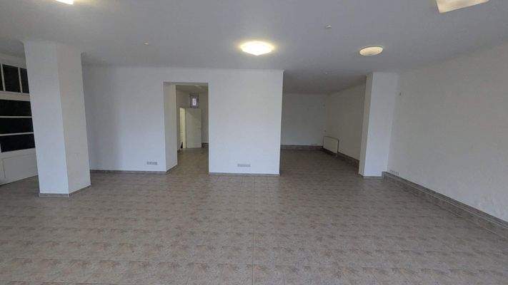 Gewerbeeinheit (EG-rechts)