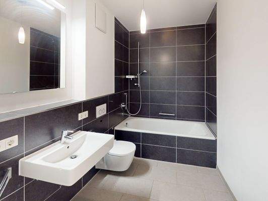 Badezimmer mit Badewanne