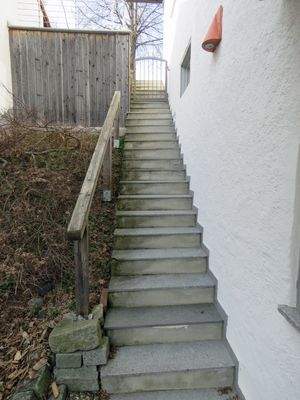 seitlicher Zugang zum Garten