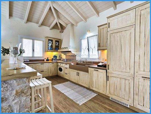 5f1a0e6281604e7ba71cef9f283f4061-original