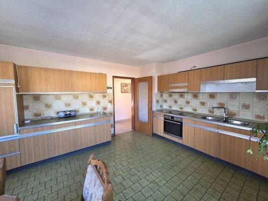 Küche mit Essbereich