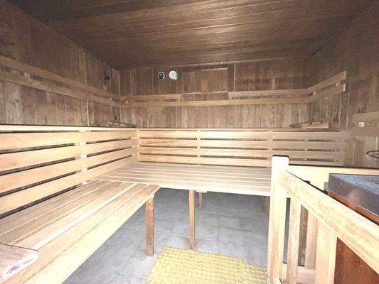 Großzügig ist auch die Sauna gestaltet