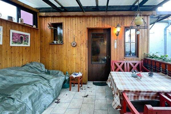 Hintereingang über Terrasse