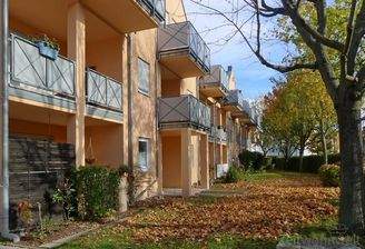 Außenansicht im Herbst