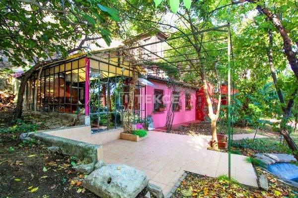 Touristic Historical Mansion in Fatih with Halic and Sea Views