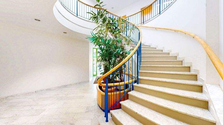 Flur & Treppenaufgang Erdgeschoss